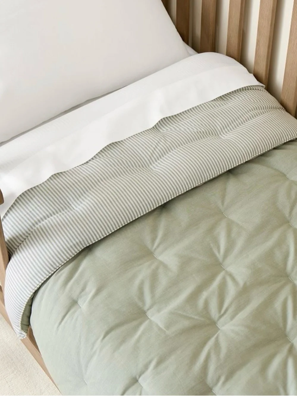Chambray Reversible Toddler Comforter (Crib Sized ) color Sage. NEW